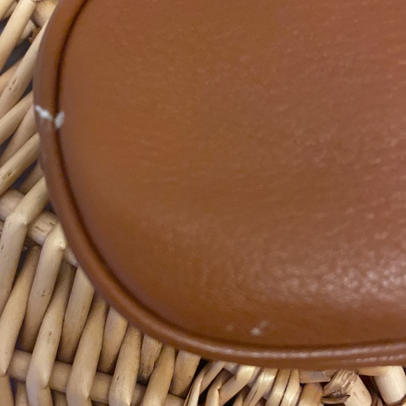 Michael Kors
100% Leather - Picture 6 of 9